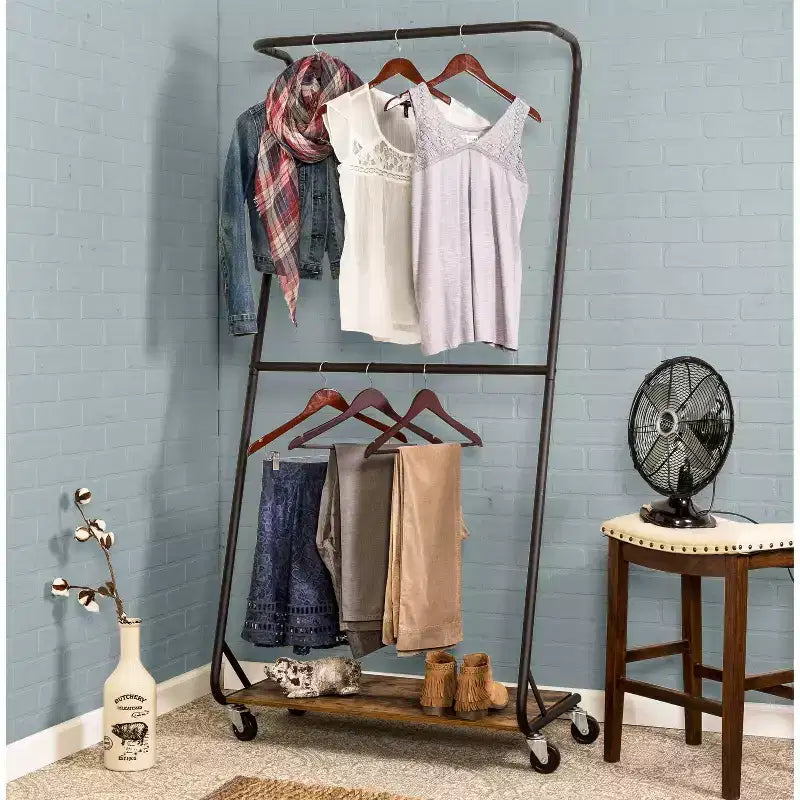 Portant à Vêtements Marron Rustique à Cadre en Z avec Double Barre et Étagère Inférieure