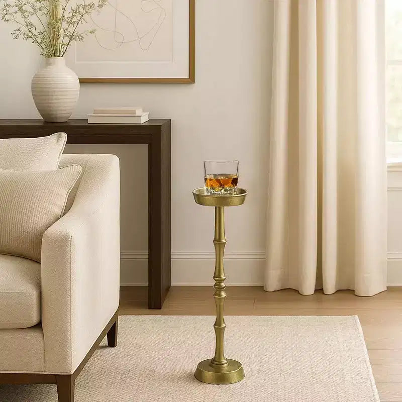 Table d'appoint ronde de 26 po avec piédestal en aluminium doré