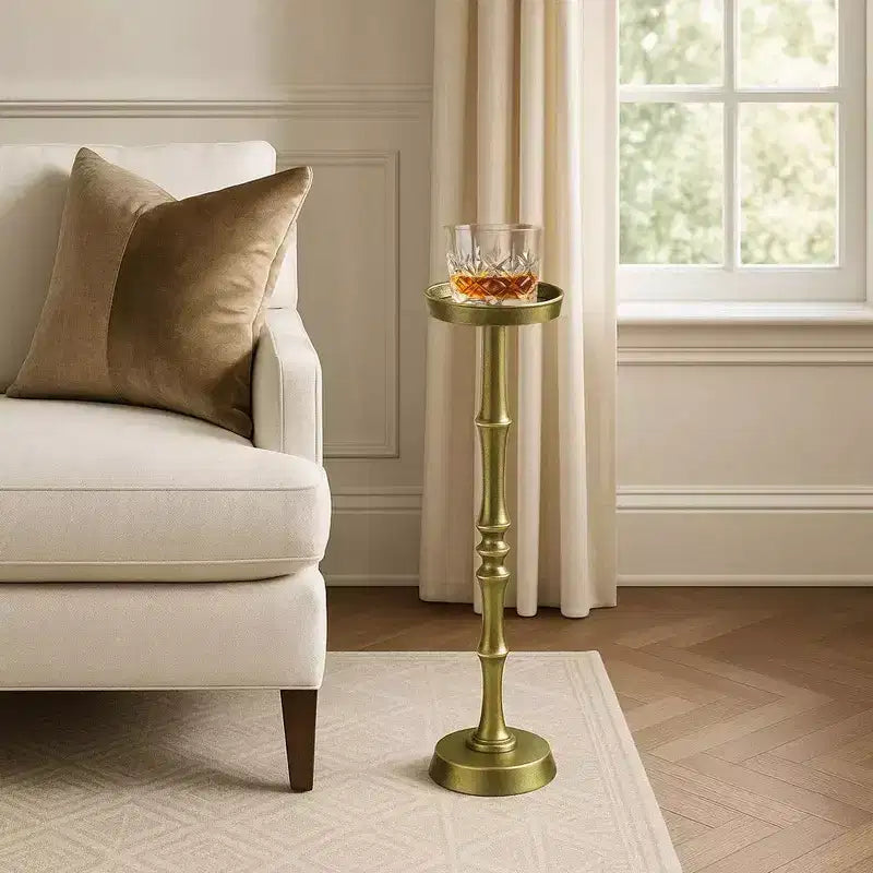 Table d'appoint ronde de 26 po avec piédestal en aluminium doré