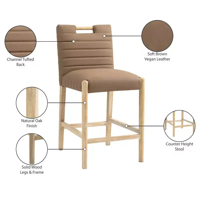 Tabouret de comptoir en similicuir vegan marron avec base en chêne naturel