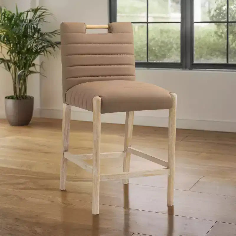 Tabouret de comptoir en similicuir vegan marron avec base en chêne naturel