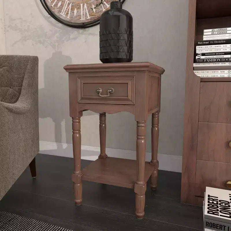 Table d'appoint biseautée Chestnut Square avec tiroir de rangement - Pin et MDF
