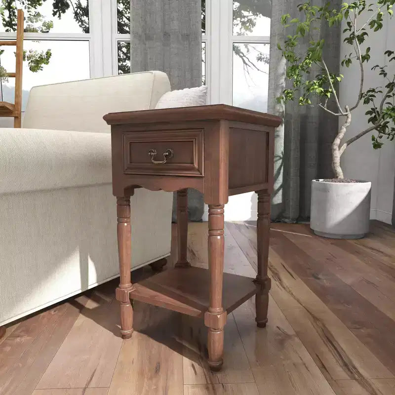 Table d'appoint biseautée Chestnut Square avec tiroir de rangement - Pin et MDF