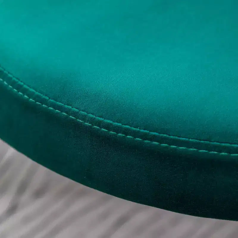 Chaise de salle à manger contemporaine en velours vert avec piétement en métal doré