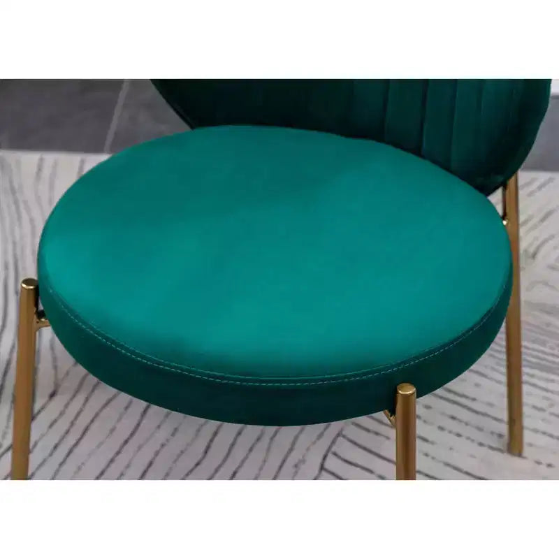 Chaise de salle à manger contemporaine en velours vert avec piétement en métal doré